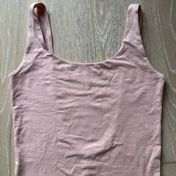 Everlane Supima Cotton Scoop Back Bodysuit Tank Top Light Pink SzS - Picture 2 of 11